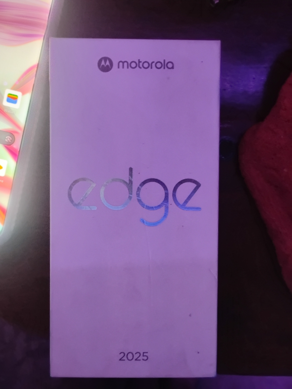Motorola White Edge 2025 Smartphone Box